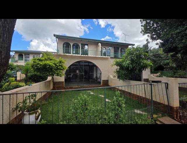 3 BEDROOM TOWNHOUSE FOR SALE IN SINOVILLE